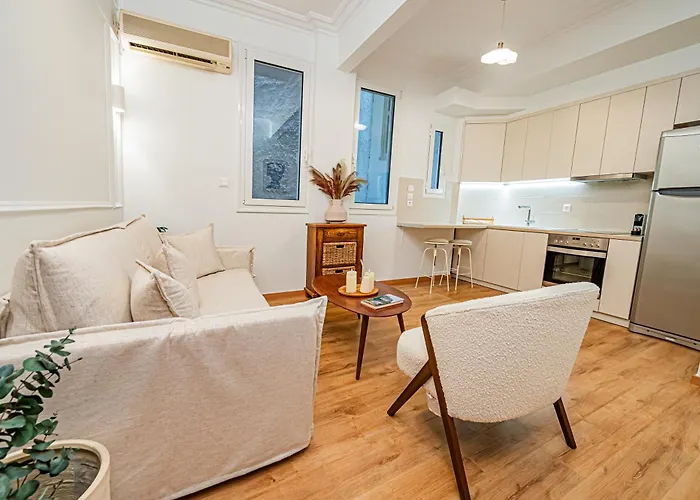 Ιkia Plaka - Timeless Elegance In Athens