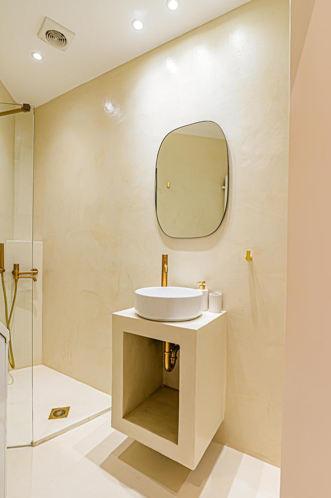 ιkia Plaka - Timeless Elegance In Apartment Athens
