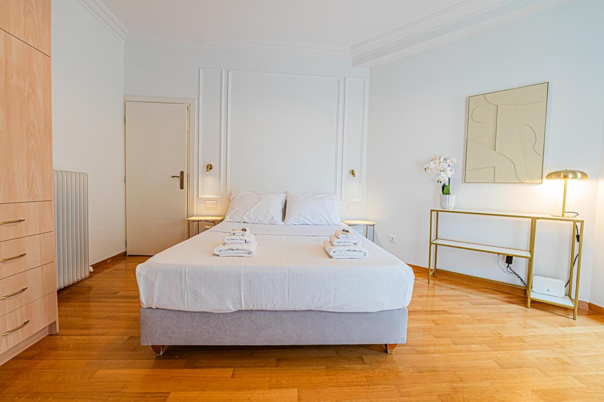 ιkia Plaka - Timeless Elegance In Apartament *